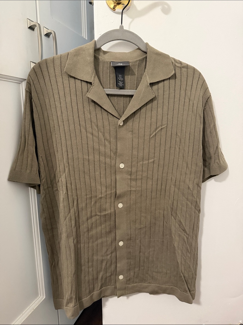 H&M Olive-Tan Short Sleeve Ribbed Button-Front Shirt